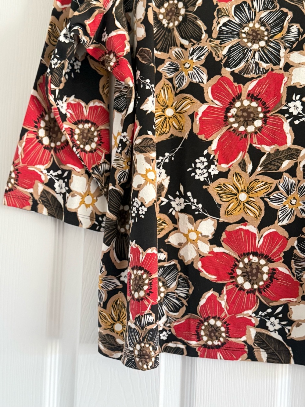 Ruby Rd. Black Floral Knit Top with Red & Gold Blooms NWT 2X - Picture 5 of 8